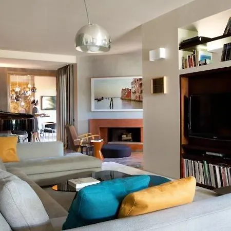 Npp 23 Sleeps 12 Villa