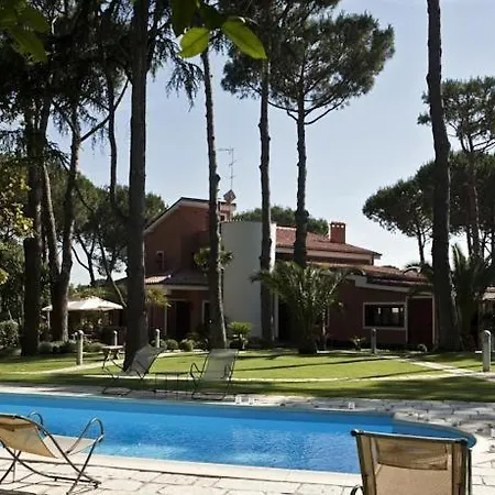Villa Npp 23 Sleeps 12 Rome